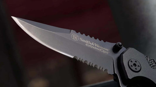 sharp smith and wesson extreme ops pocket knife